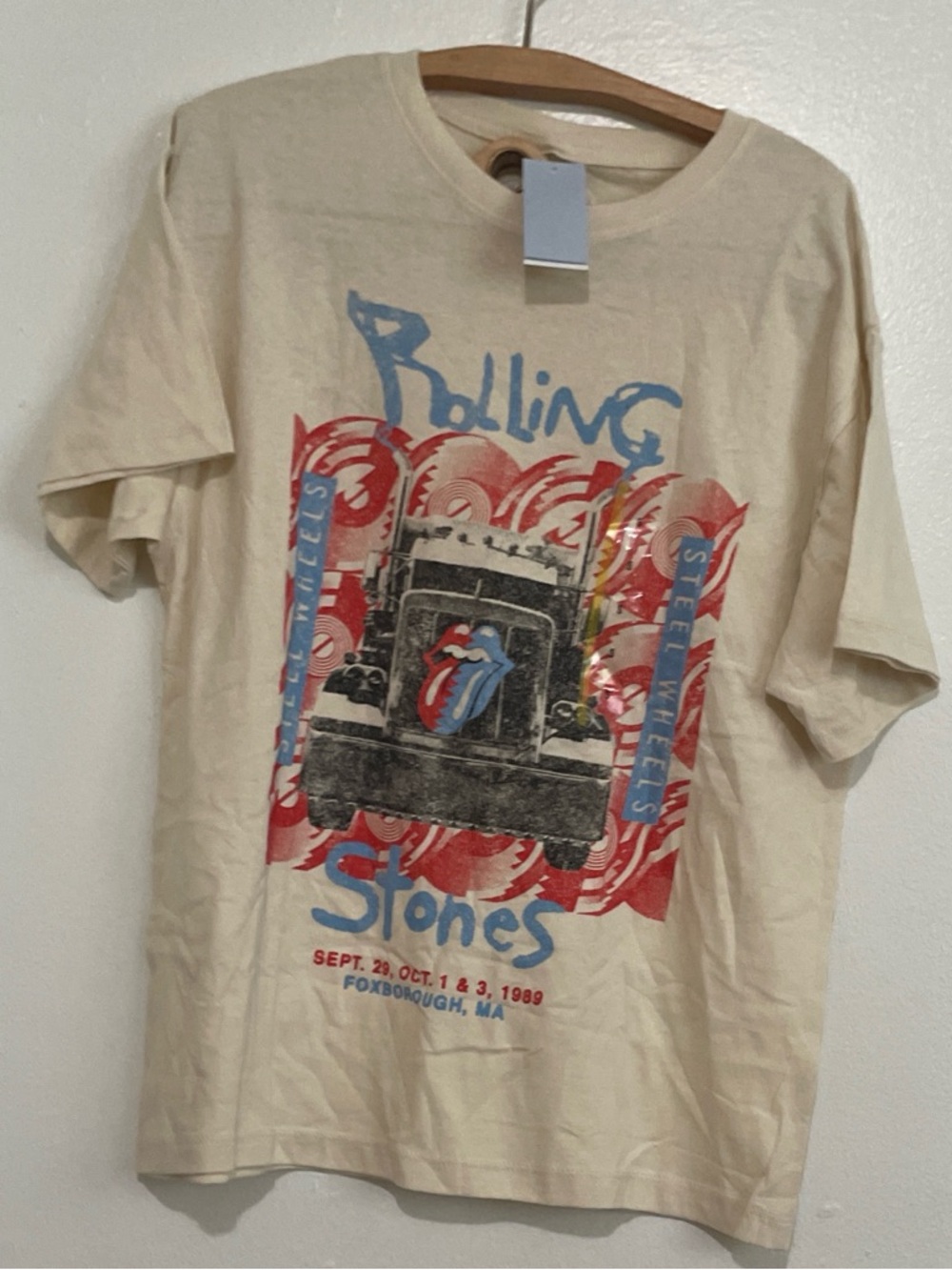 the Rolling Stones men’s Tee - Cream with Red & Blue Graphic